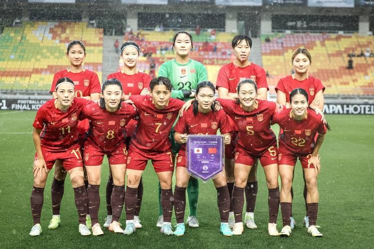 爱游戏亚洲官网-女足球员在决赛中表现突出夺冠