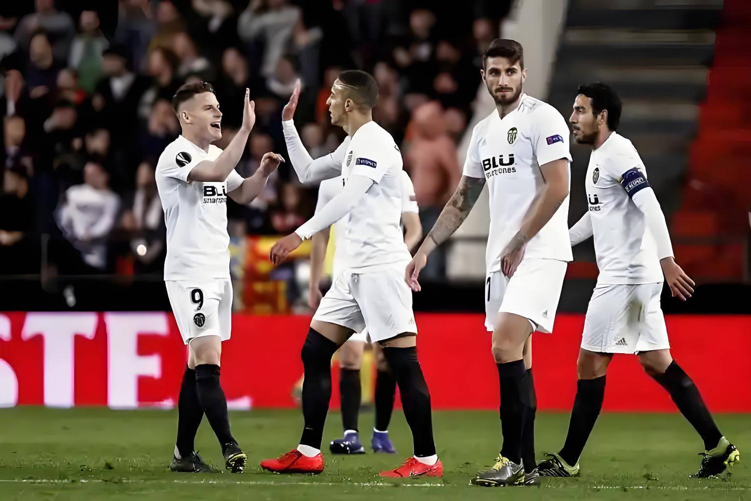 关于皇家马德里整体表现出色，掌控比赛的信息