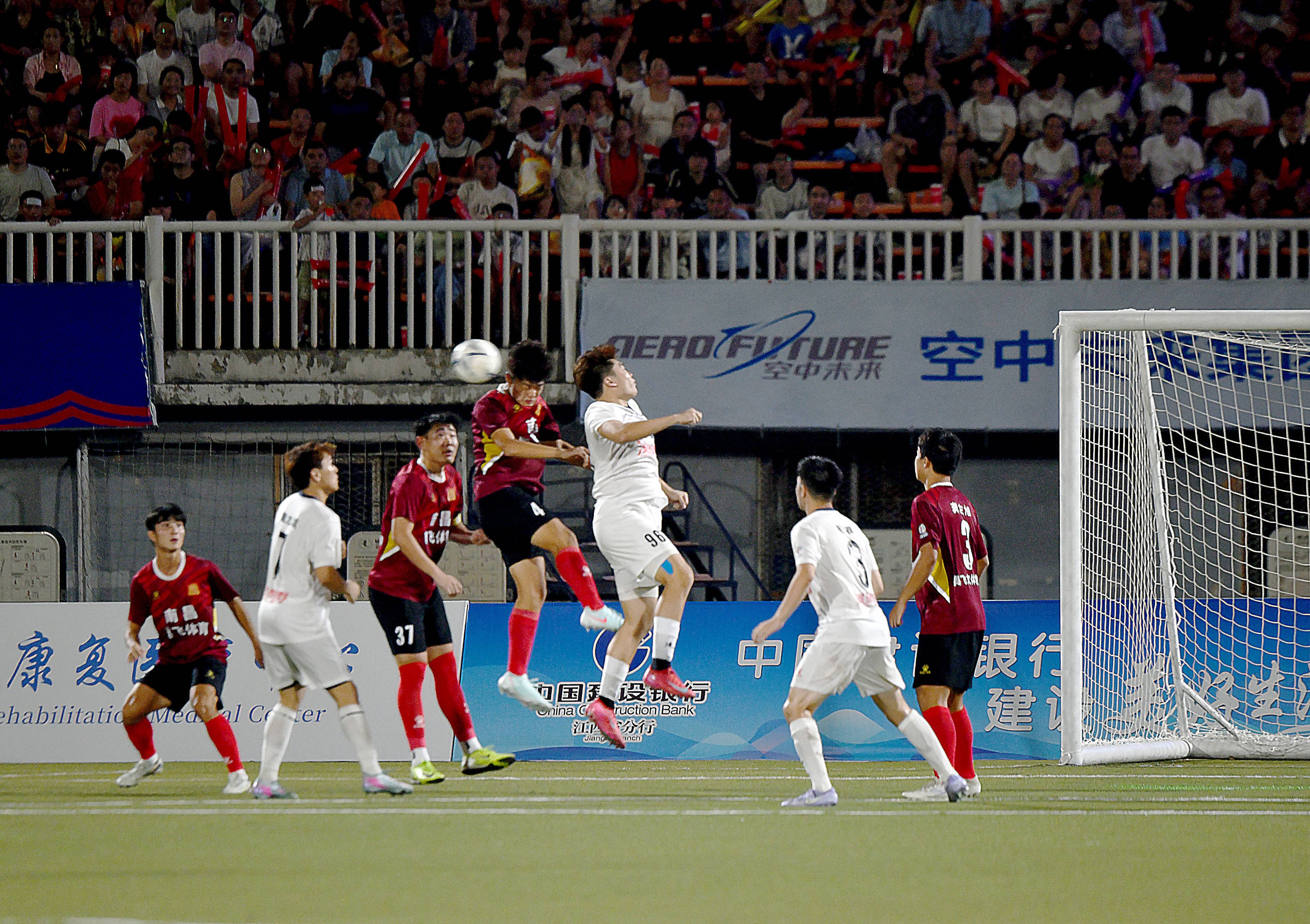 球队的主场比赛引发了狂热的球迷热情