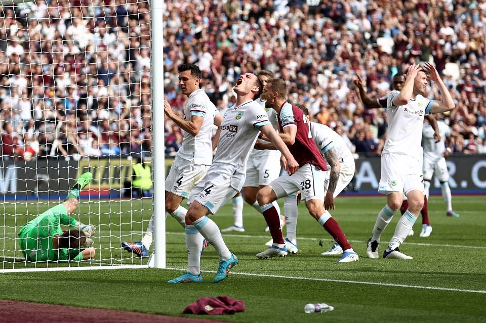 爱游戏电竞-阿斯顿维拉客场遭遇惨败：伯恩利全取三分的简单介绍