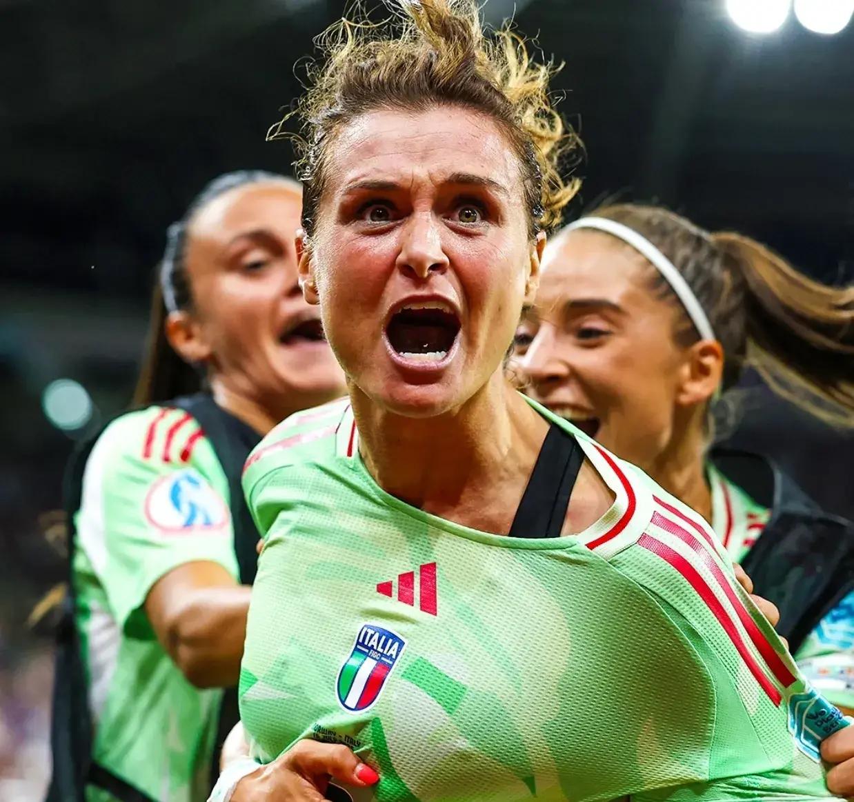 挪威女足联赛开幕，强队展开争夺