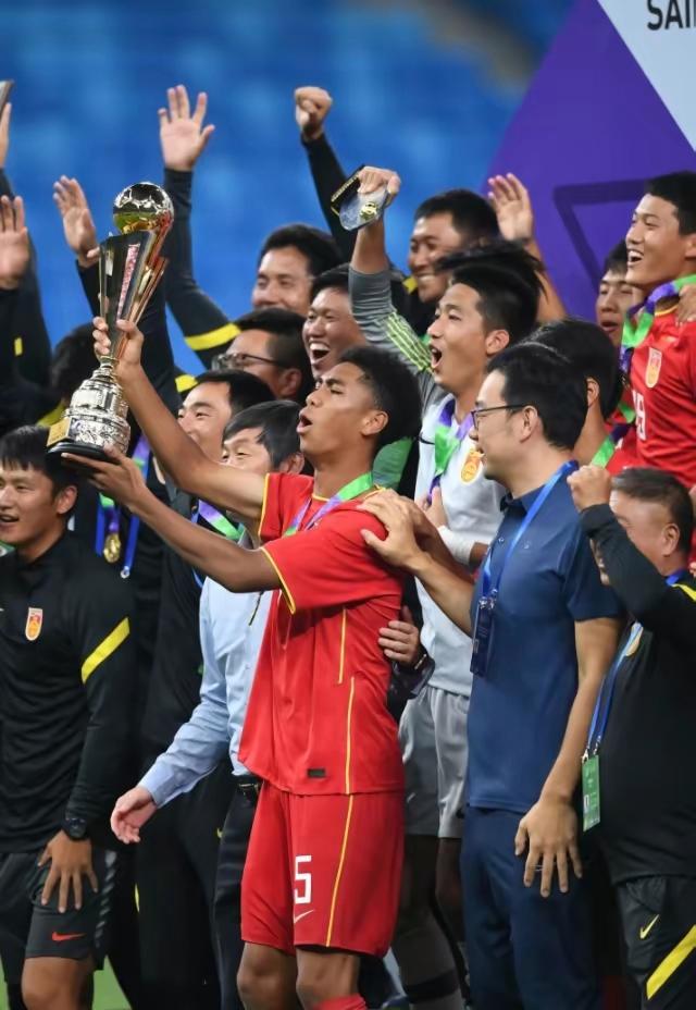 爱游戏电竞-保定遭遇意外失利，球迷诧异