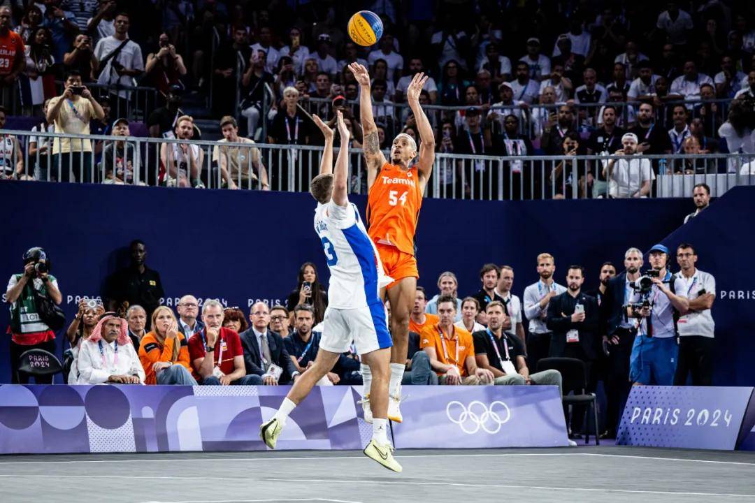 爱游戏课程-荷兰篮球联赛开幕式盛大举行，吸引众多球迷到场的简单介绍