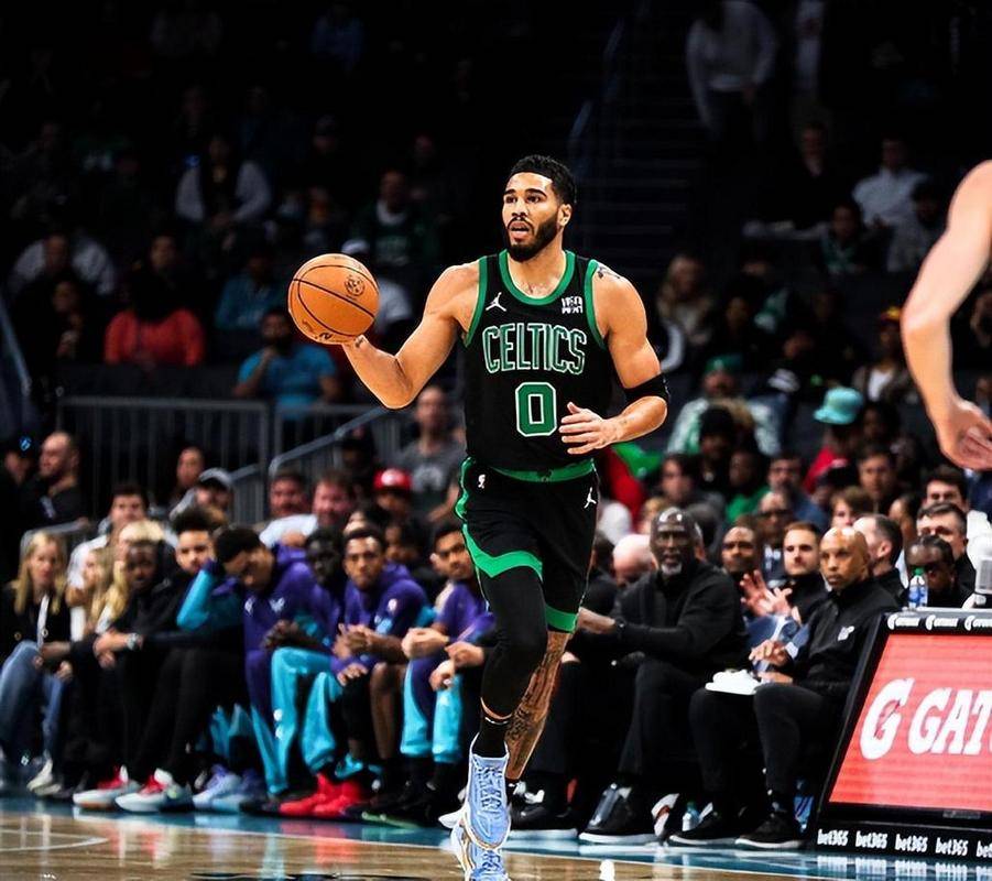 爱游戏网页版登录入口-凯尔特人横扫骑士，塔图姆火力全开